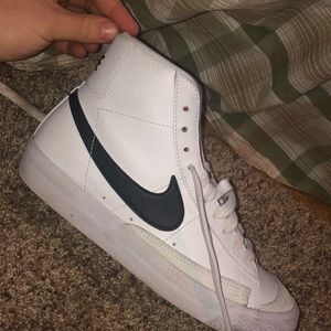 Women Nike blazer’s